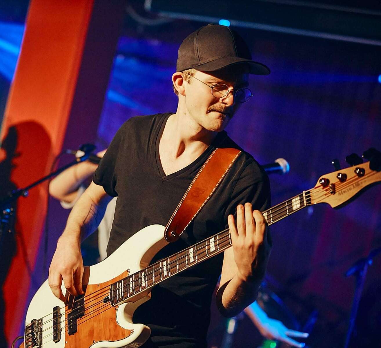 https://hotstuffdanceband.de/wp-content/uploads/2023/10/Faassi.jpeg